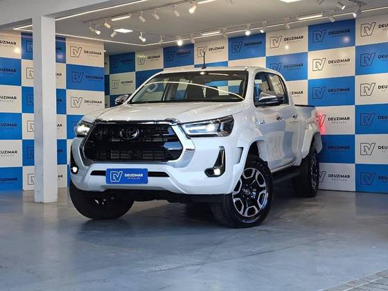 TOYOTA HILUX 2.8 D-4D TURBO DIESEL CD SRX PLUS 4X4 AUTOMÁTICO
